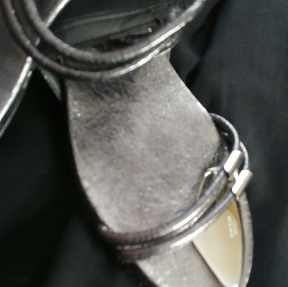 Sandals - Picture 2 of 3